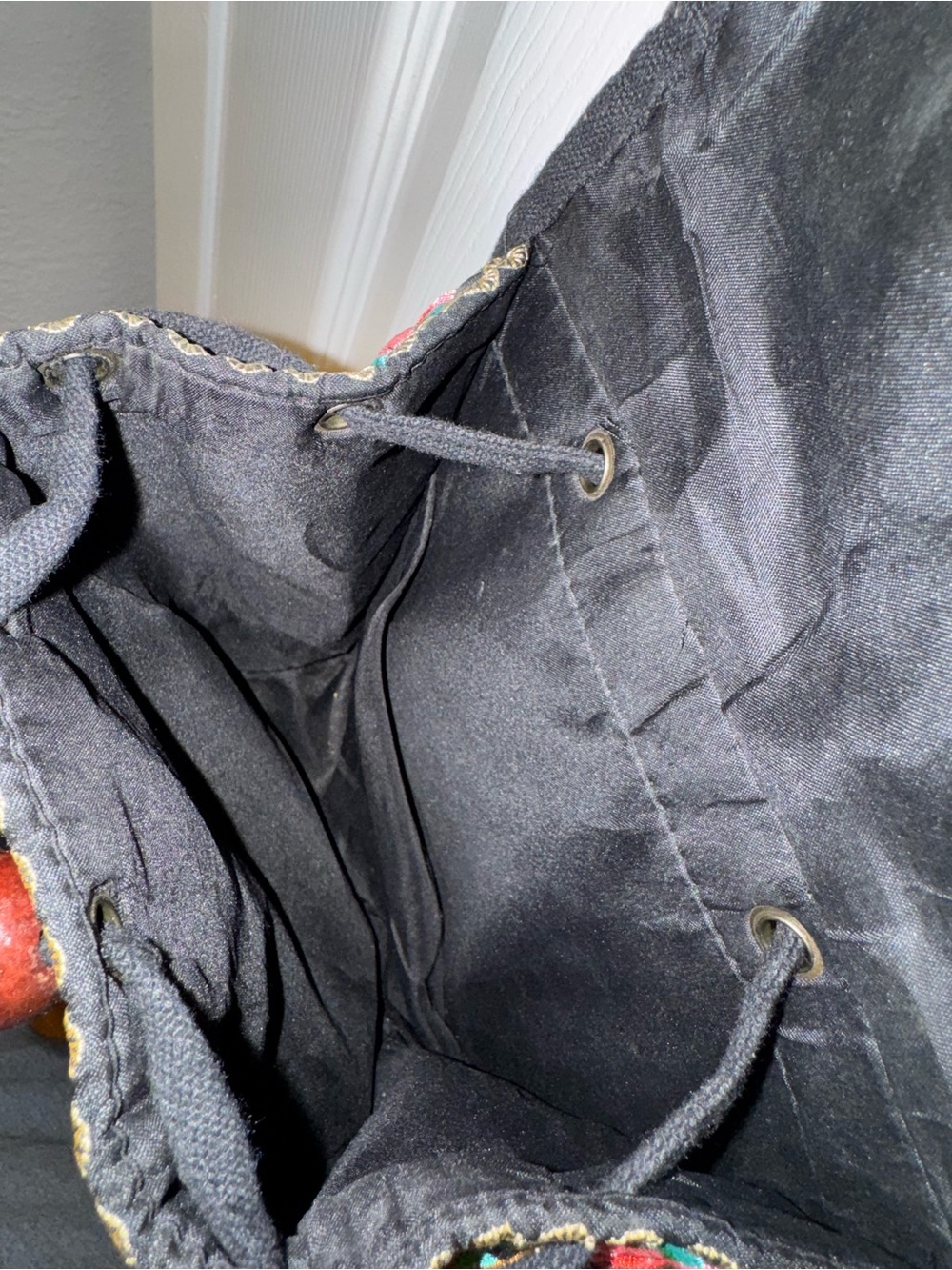 Handmade Embroidered Floral Backpack - Picture 3 of 4